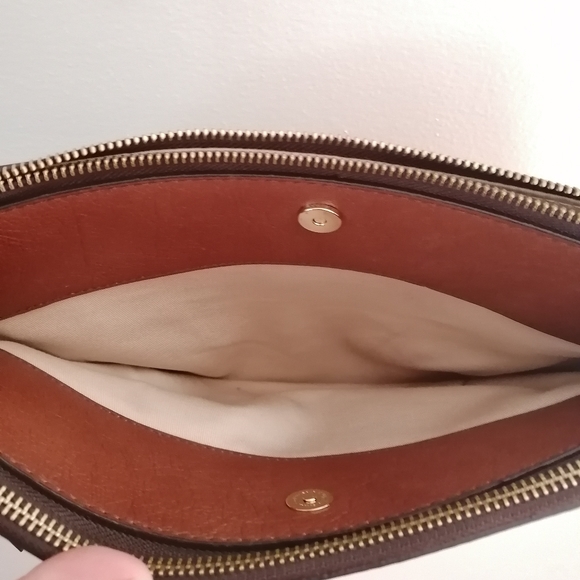 Banana Republic Leather Crossbody Bag - Picture 7 of 9